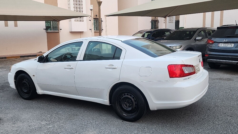 Mitsubishi Galant 2013 - 3