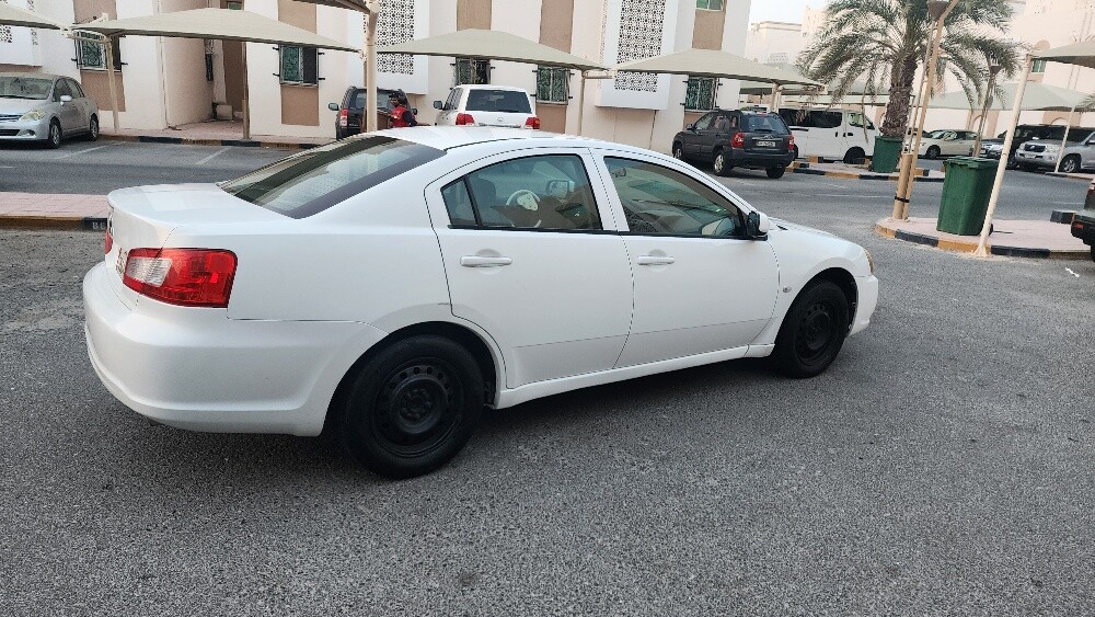 Mitsubishi Galant 2013 - 1