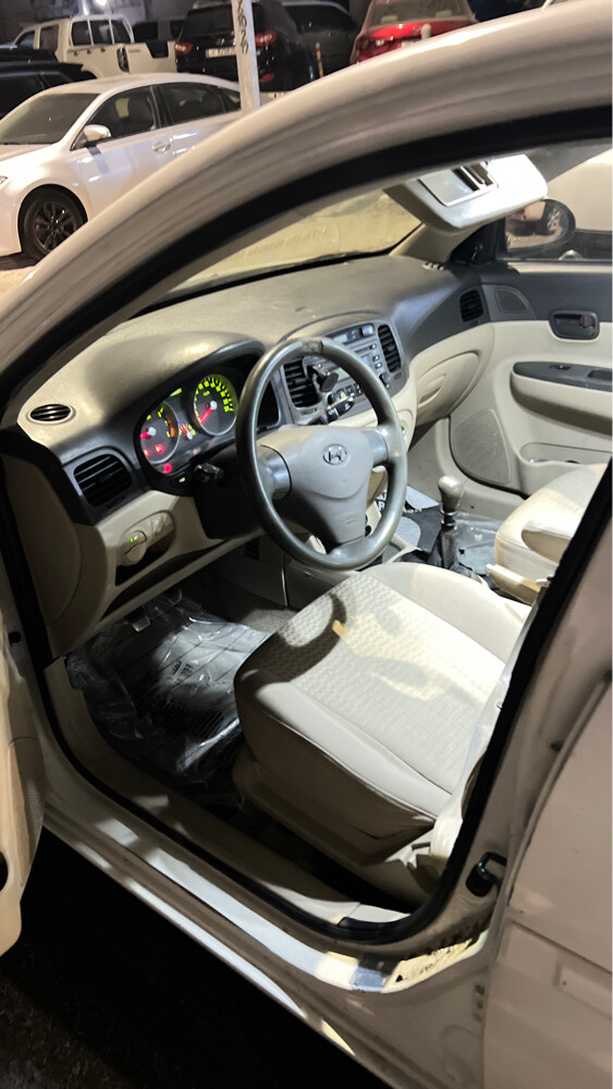 Hyundai Accent - 3