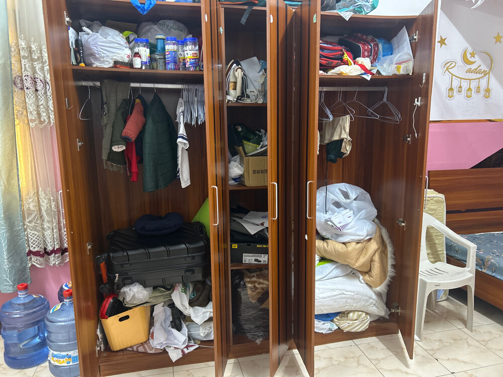 4 door wardrobe (Furniture) - 2