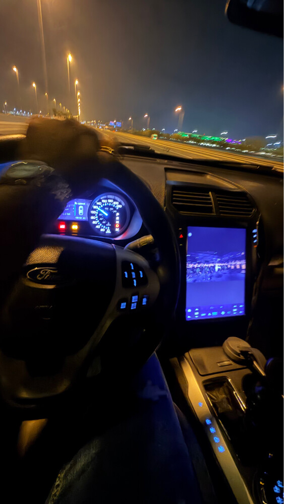 Ford Explorer  - 3