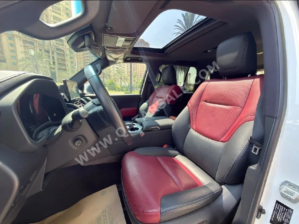 Toyota Land Cruiser - 10
