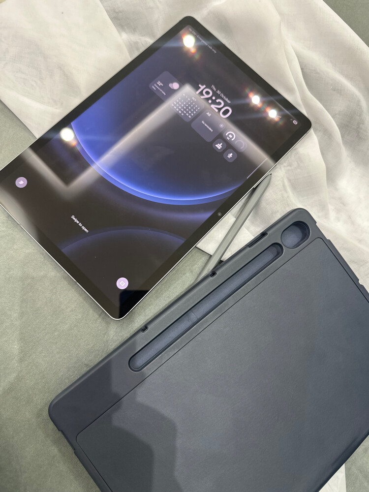 tab s9 fe 5G like new 1400  - 9