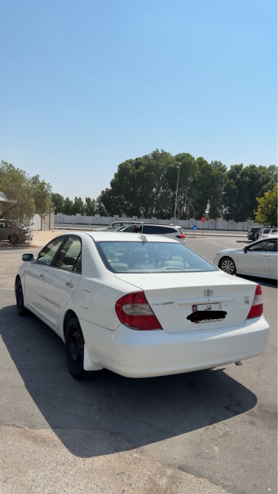 Toyota Camry - 4
