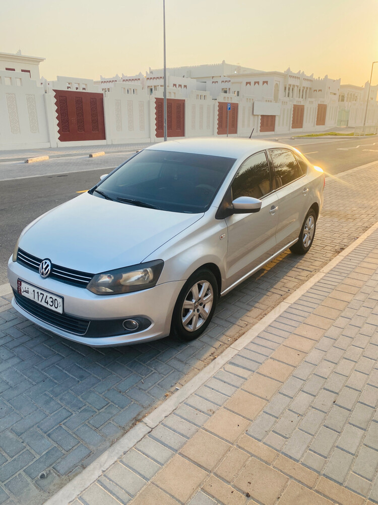 polo in good condition  - 3
