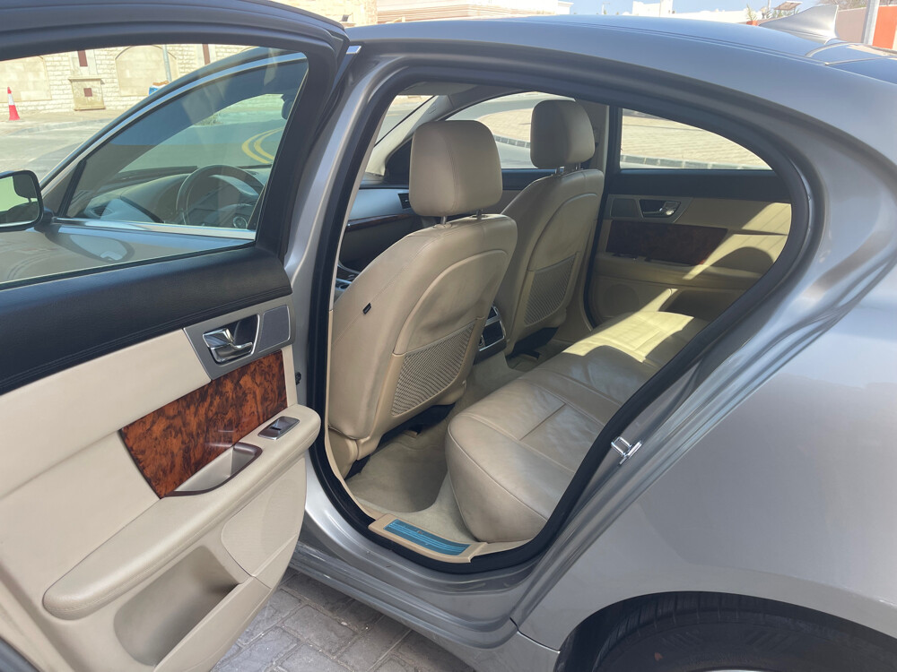 Jaguar XF 2013 - 8