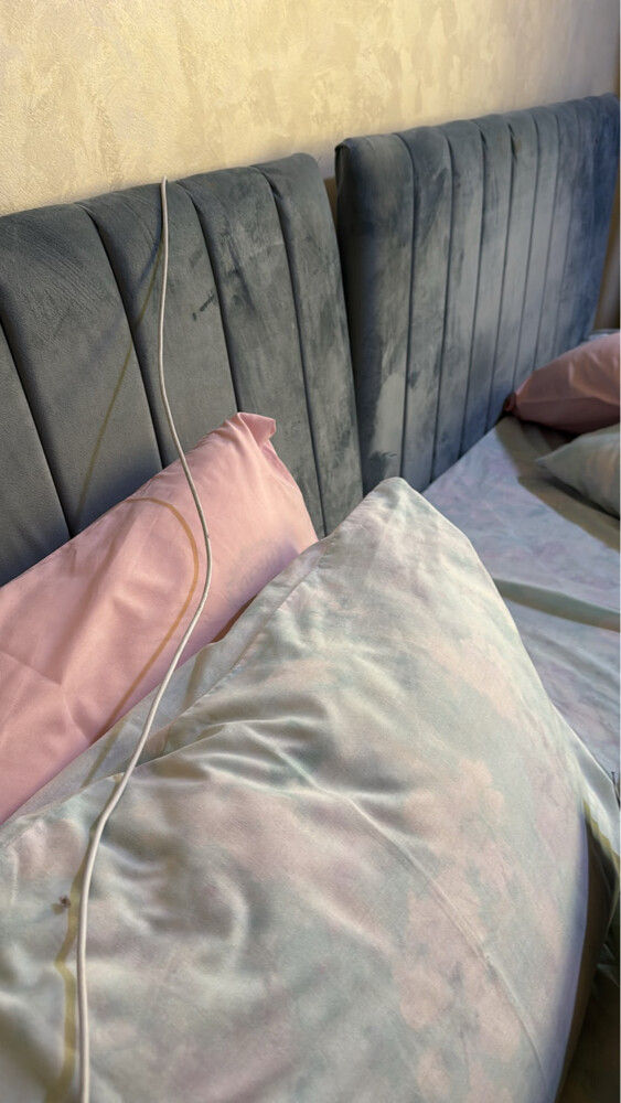 2 single beds - 1
