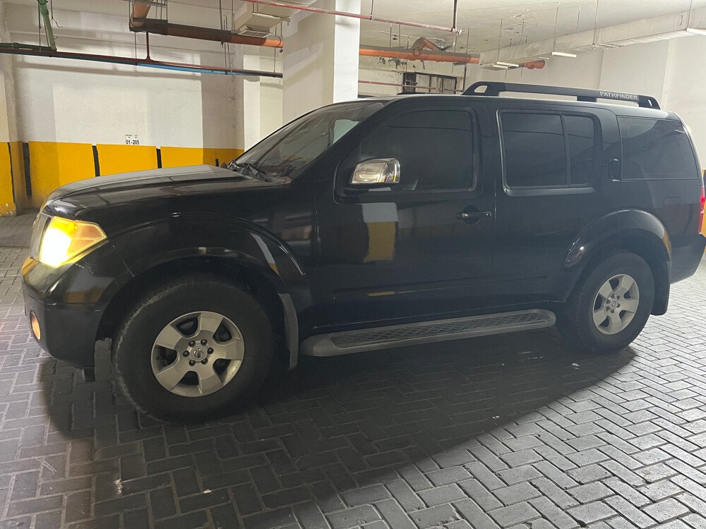 2006 Nissan Pathfinder SE - Never U - 2
