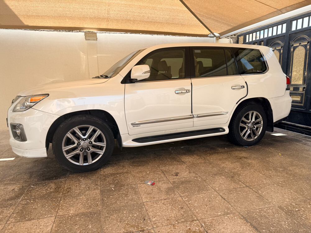 2015 Lexus LX 570 - 7