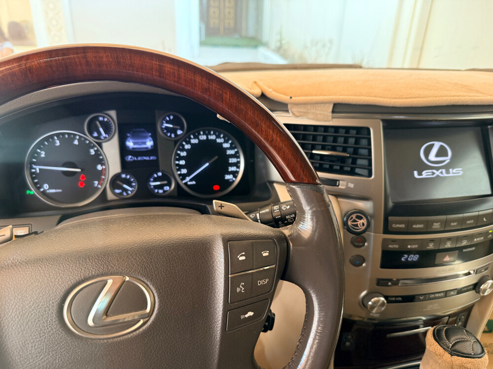 2015 Lexus LX 570 - 5