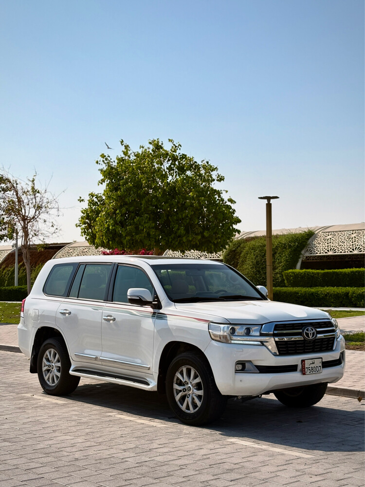 Toyota Landcruiser 2021 GXR V8 - 1