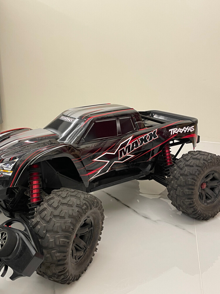 Traxxas X-Maxx 8S 4x4 RC Monster Tr - 3