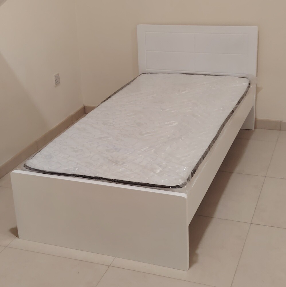 سرير مفرد مع مرتبة وخزانة. - 6