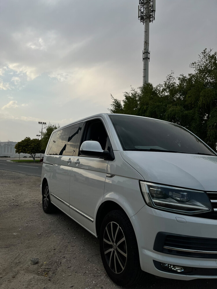 Volkswagen Multivan - 10