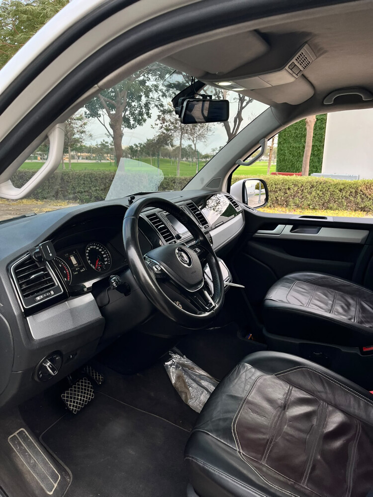 Volkswagen Multivan - 13