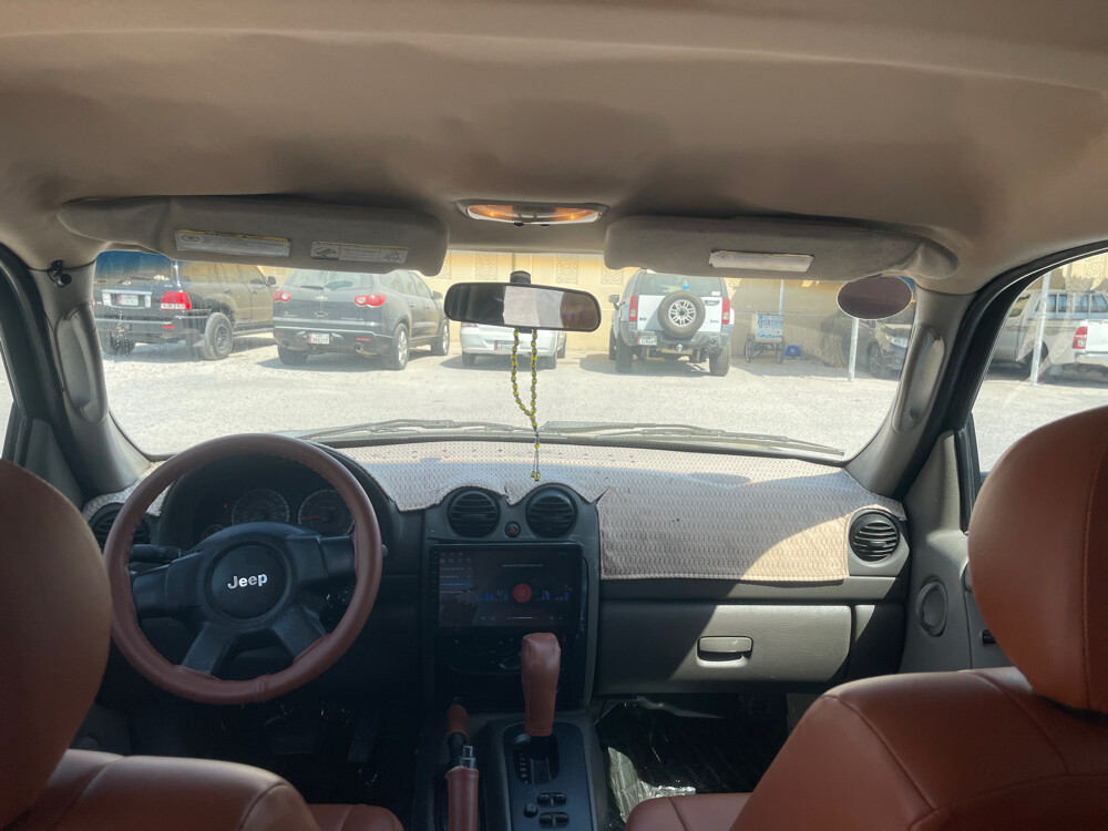 Jeep Cherokee 2005 - 8