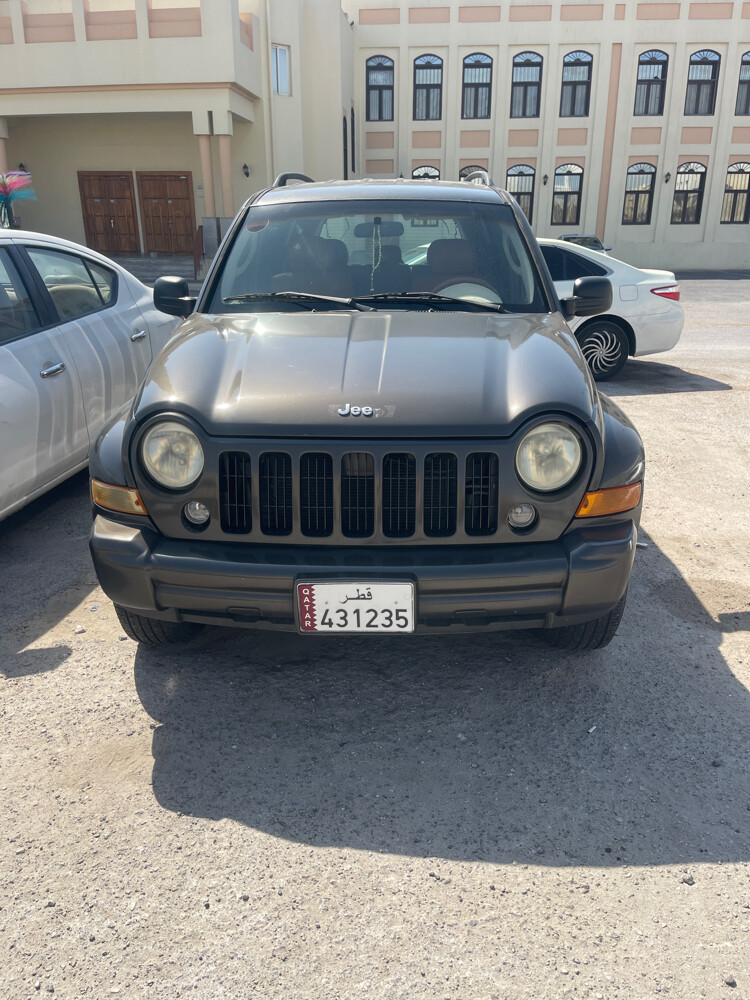 Jeep Cherokee 2005 - 1