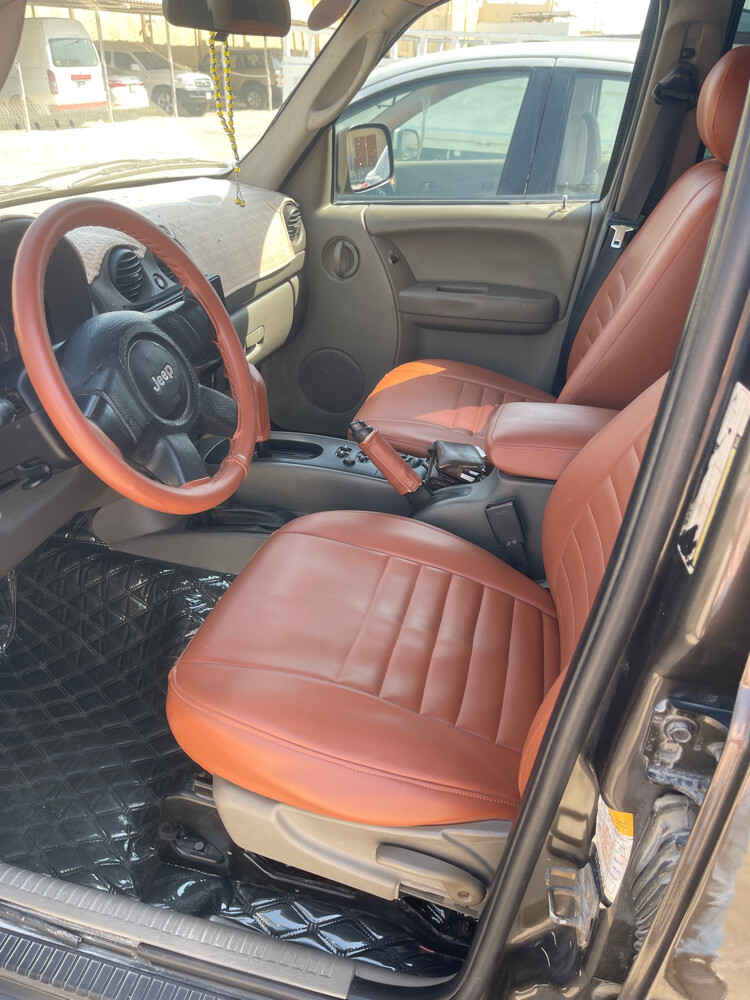 Jeep Cherokee 2005 - 5