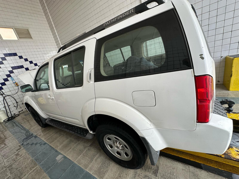 Nissan Pathfinder 2007 very clean  - 1
