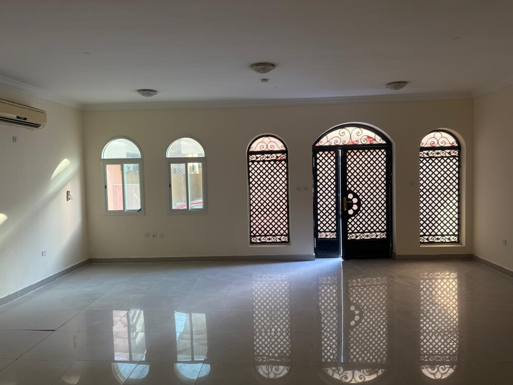 الايجار فيلا بالغرافه داخل مجمع - 11