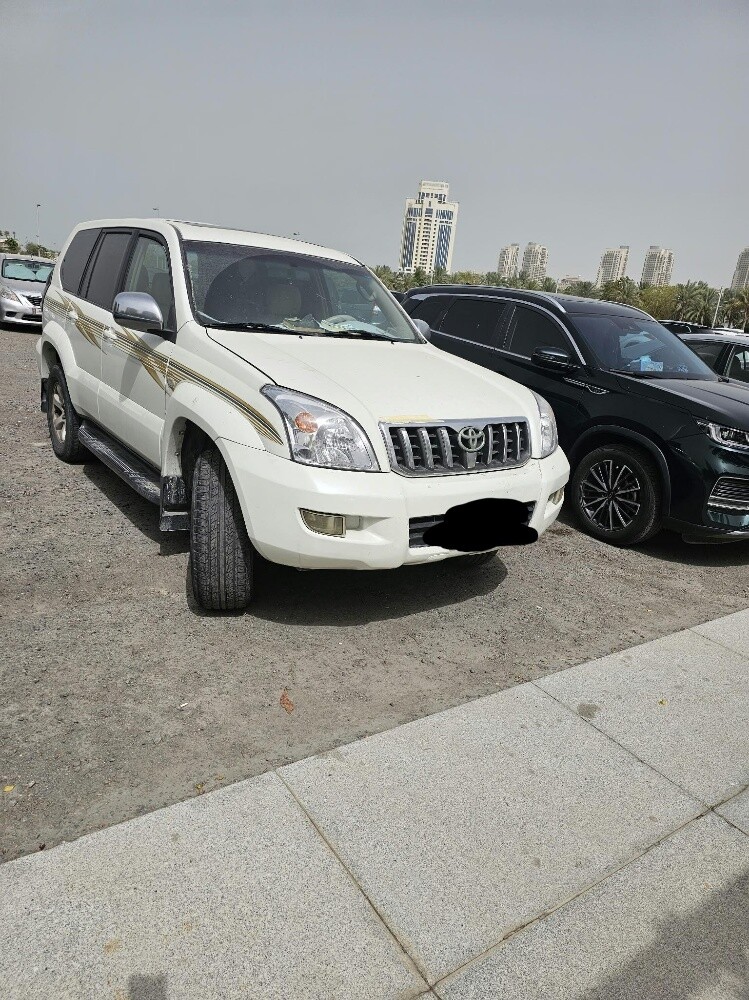 • 2009 Toyota Prado. - 1