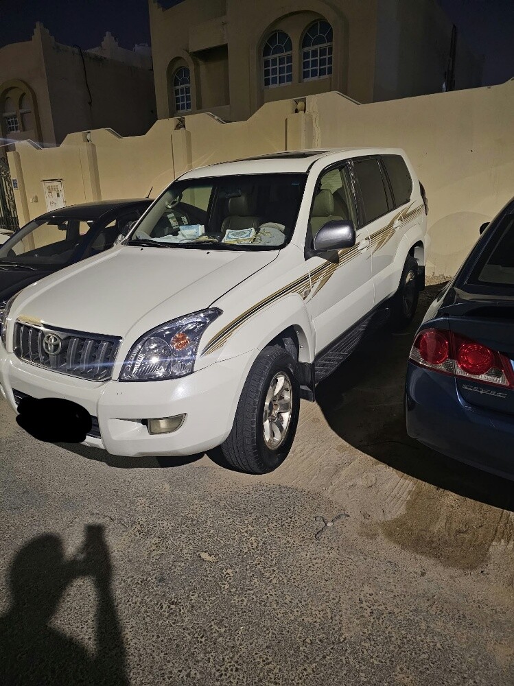 • 2009 Toyota Prado. - 2