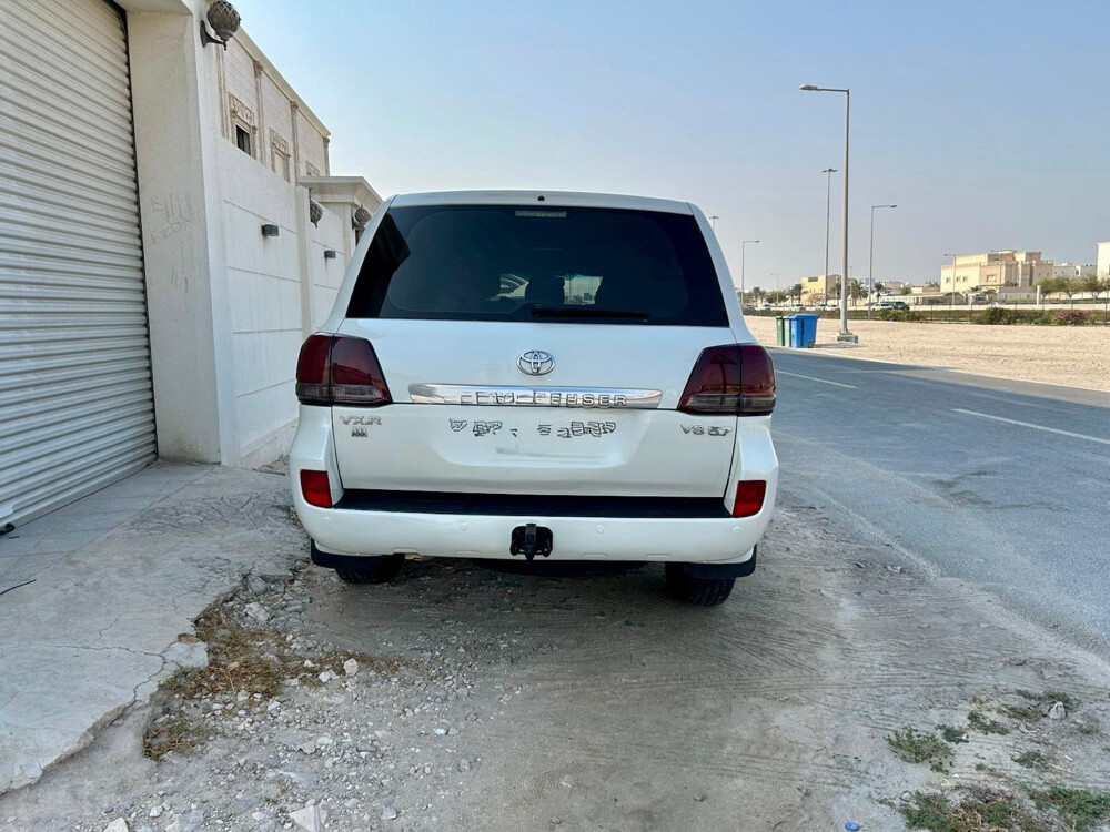 Land Cruiser2011 Model Family Used Good Condition car for sale  - 4