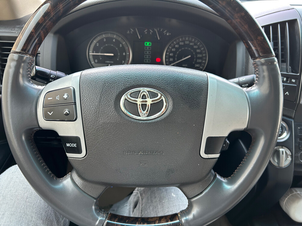 Land Cruiser2011 Model Family Used Good Condition car for sale  - 9