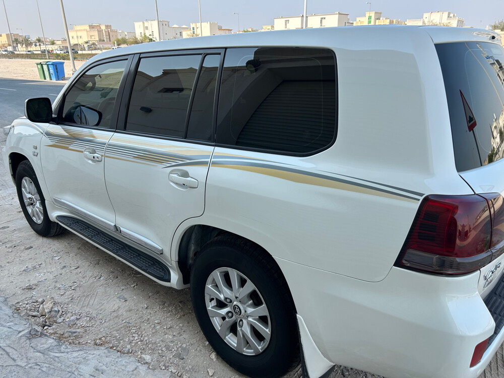 Land Cruiser2011 Model Family Used Good Condition car for sale  - 5