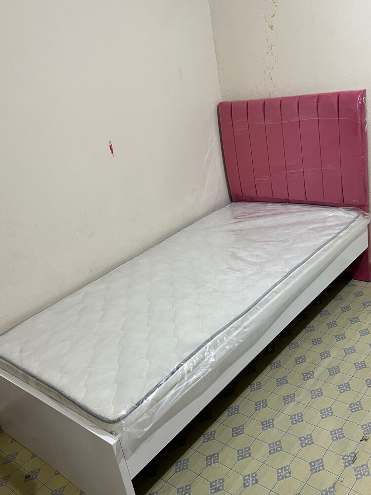 Online furniture 30408640 - 4