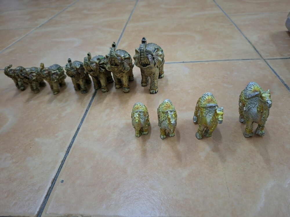 Animal figurine - 2
