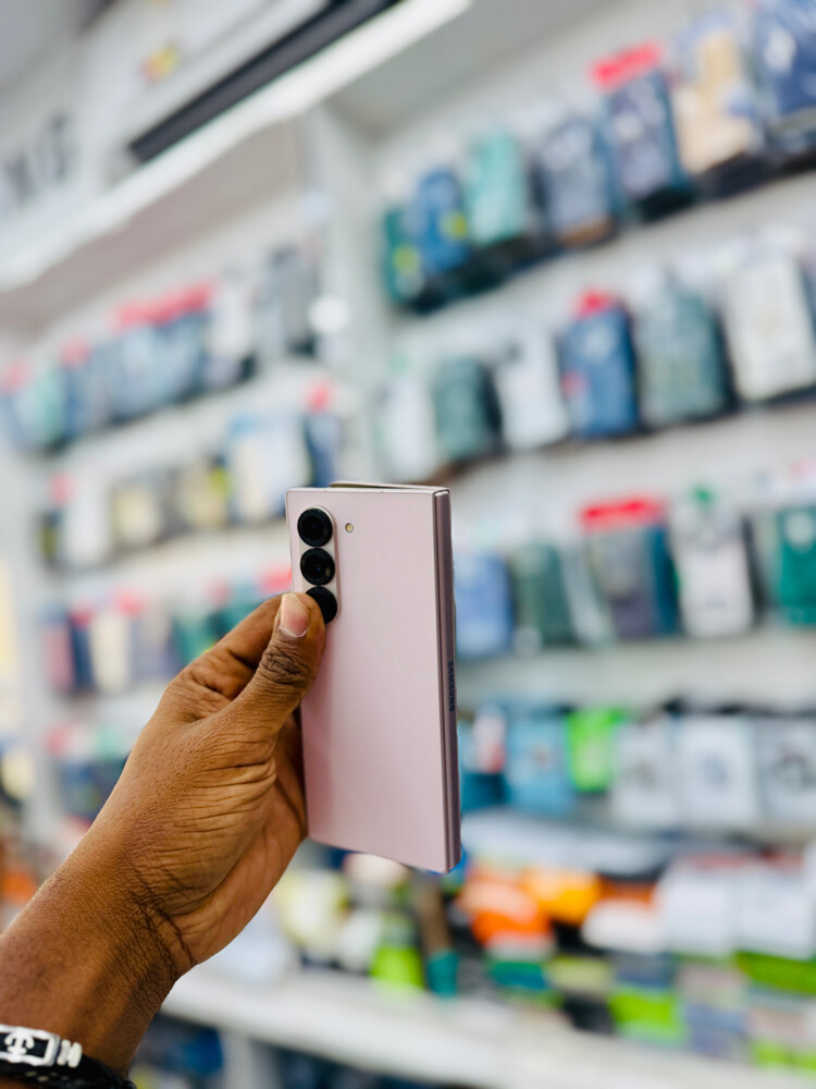Samsung Galaxy Z Fold 6  - 6