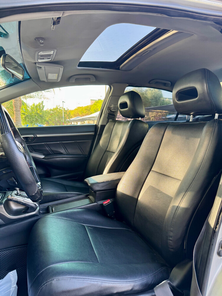 Honda Civic Full Option - 11