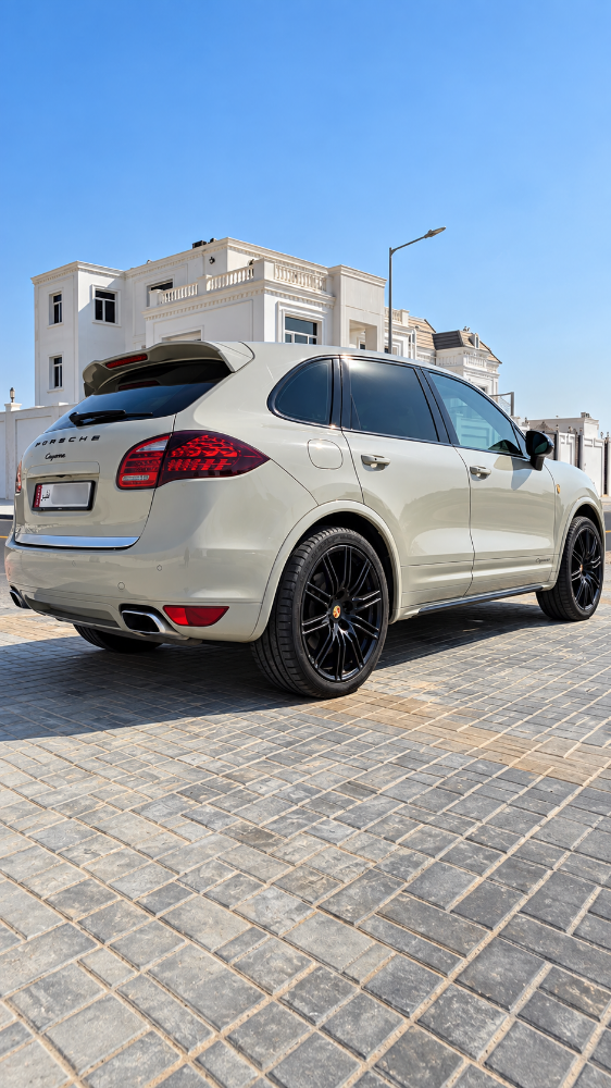 2011 Porsche Cayenne S - 2