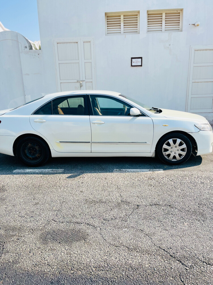 Toyota Camry - 4