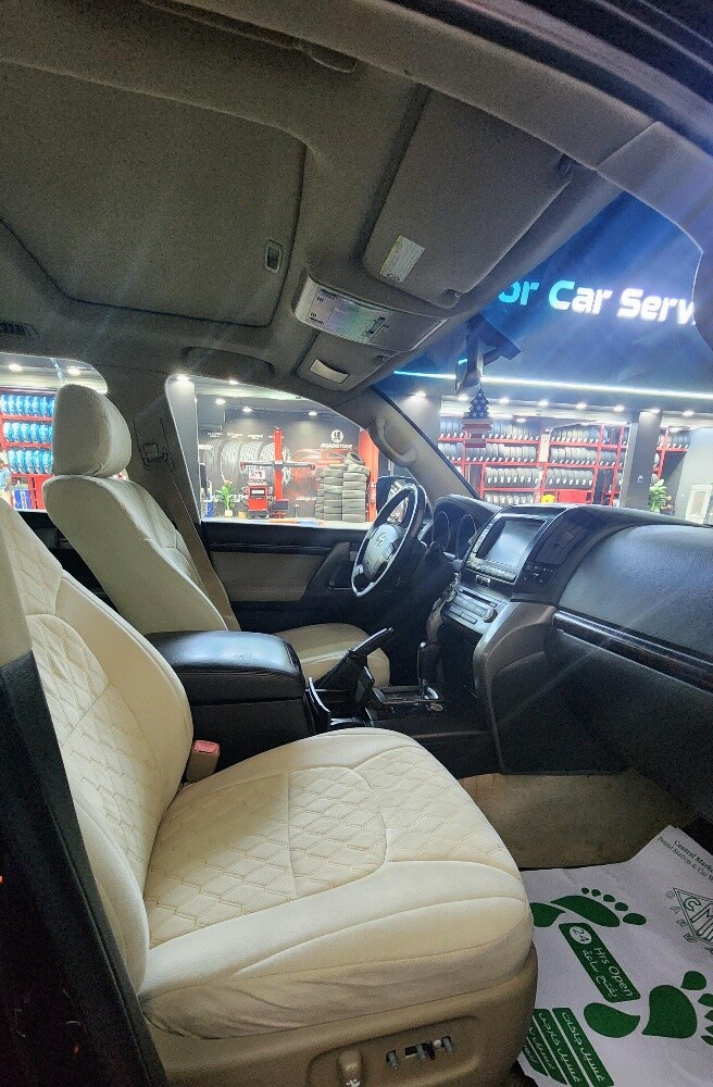 LAND CRUISER VXR 2009 MODEL - 6