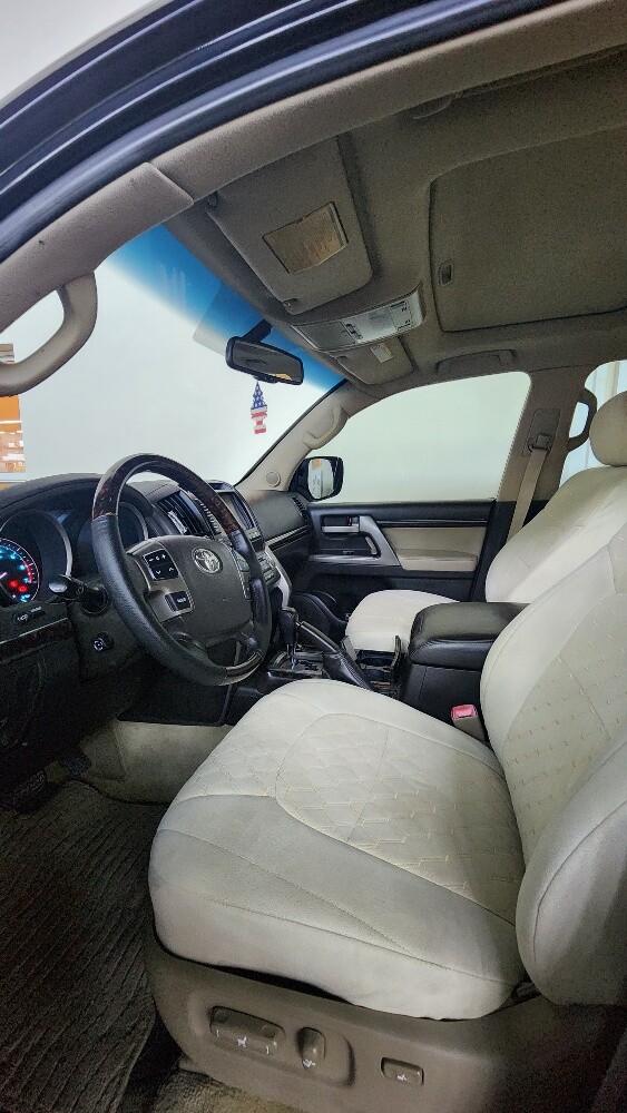 LAND CRUISER VXR 2009 MODEL - 12