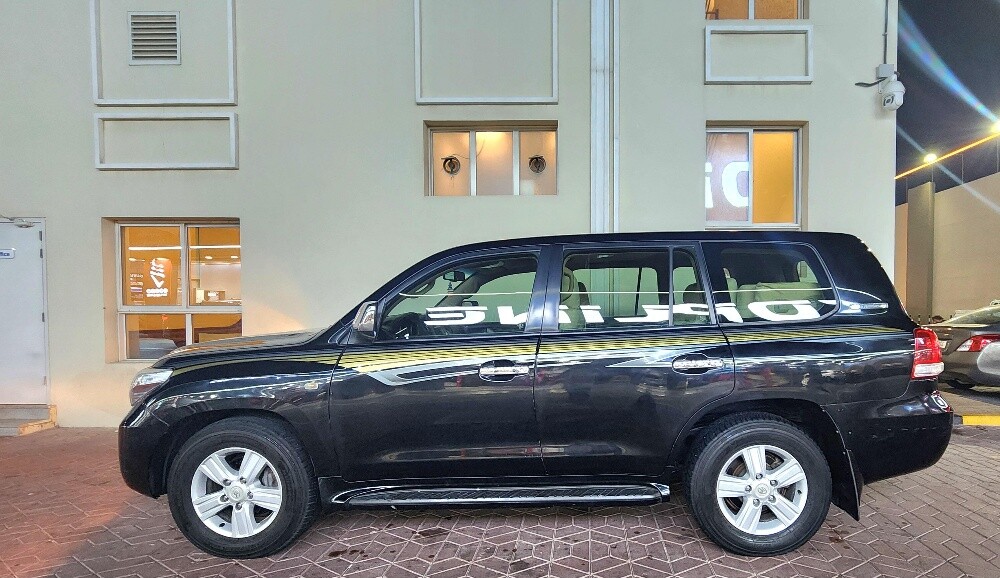LAND CRUISER VXR 2009 MODEL - 1