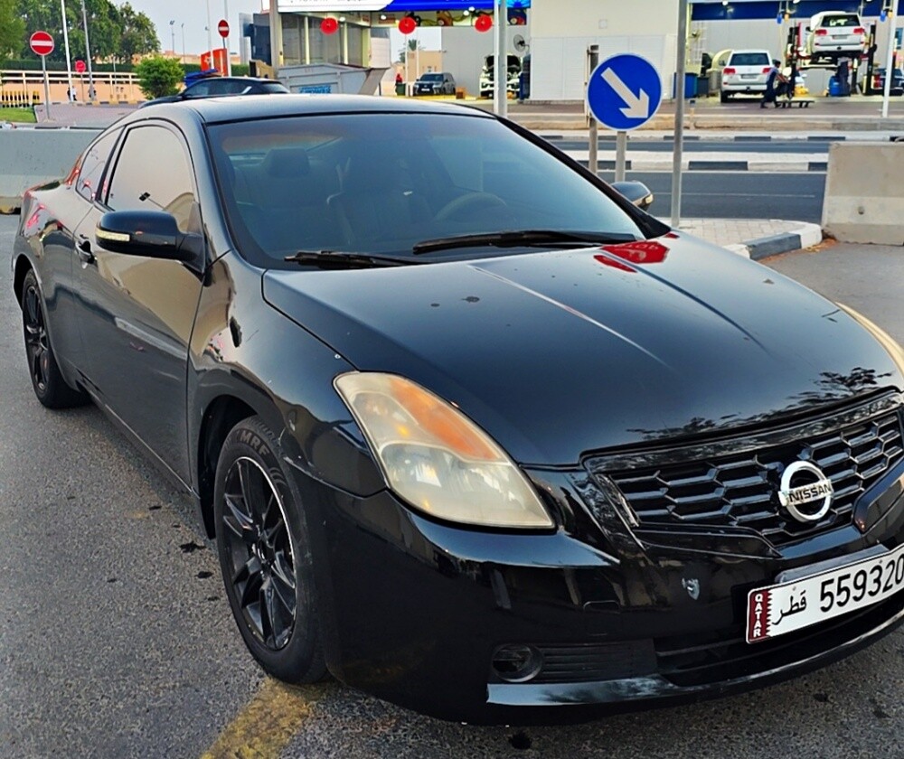 Nissan Altima 3.5 SE V6 Single Door - 2