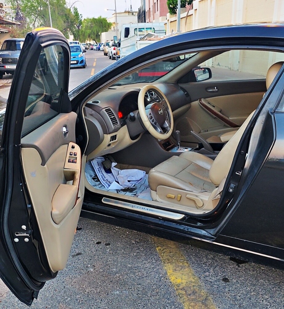 Nissan Altima 3.5 SE V6 Single Door - 8
