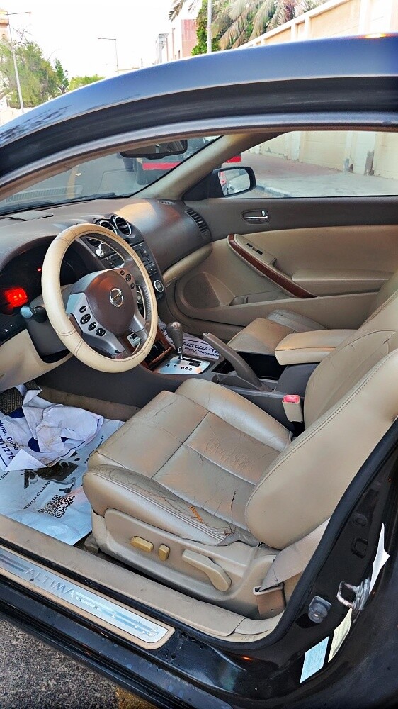 Nissan Altima 3.5 SE V6 Single Door - 9
