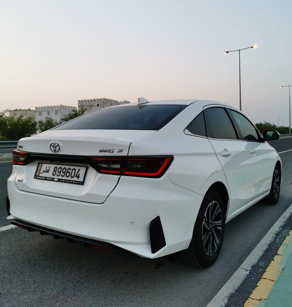 Yaris G - 4