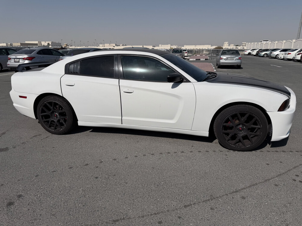 Dodge Charger - 4