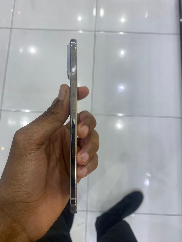 IPhone Air  - 2