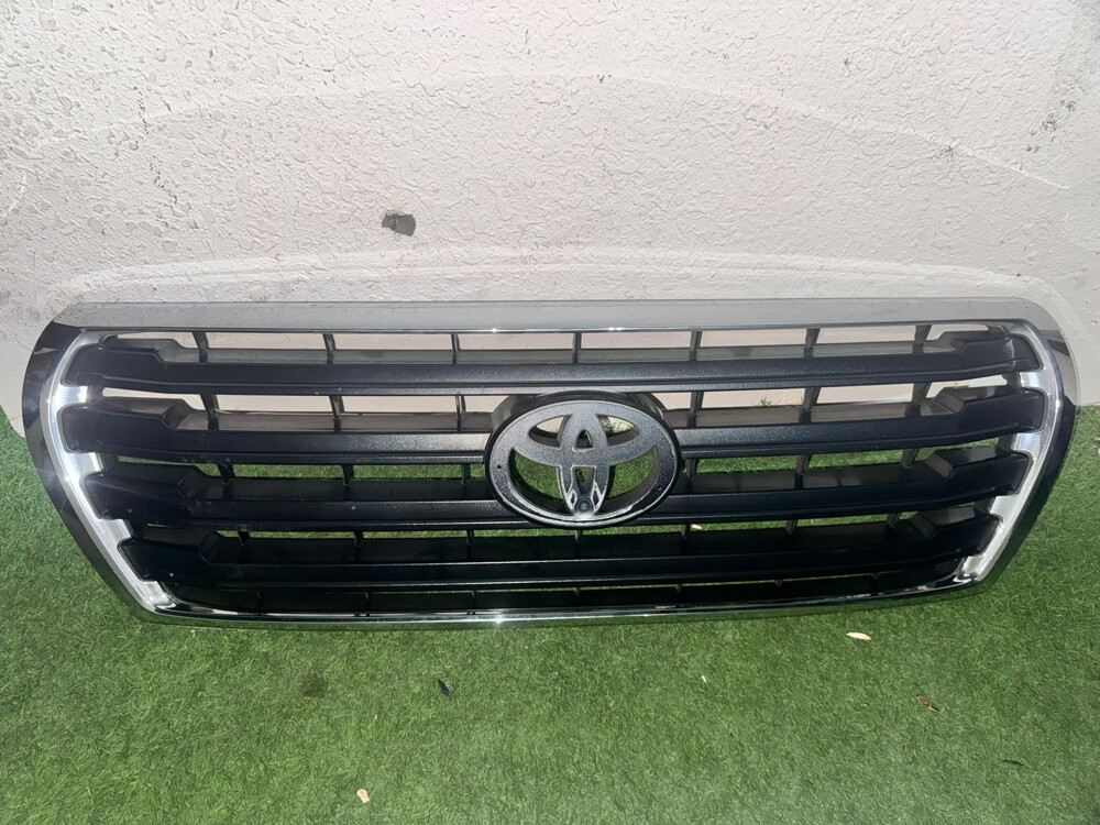 Toyota land cruiser 2012 GXR front  - 2