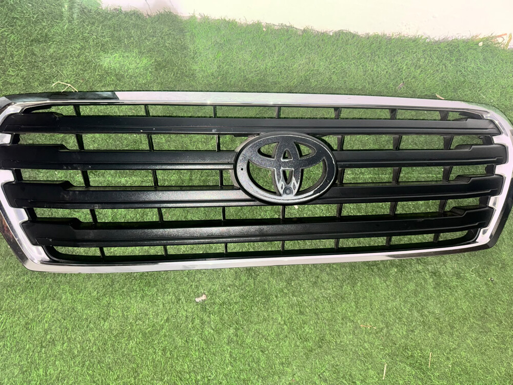 Toyota land cruiser 2012 GXR front  - 5