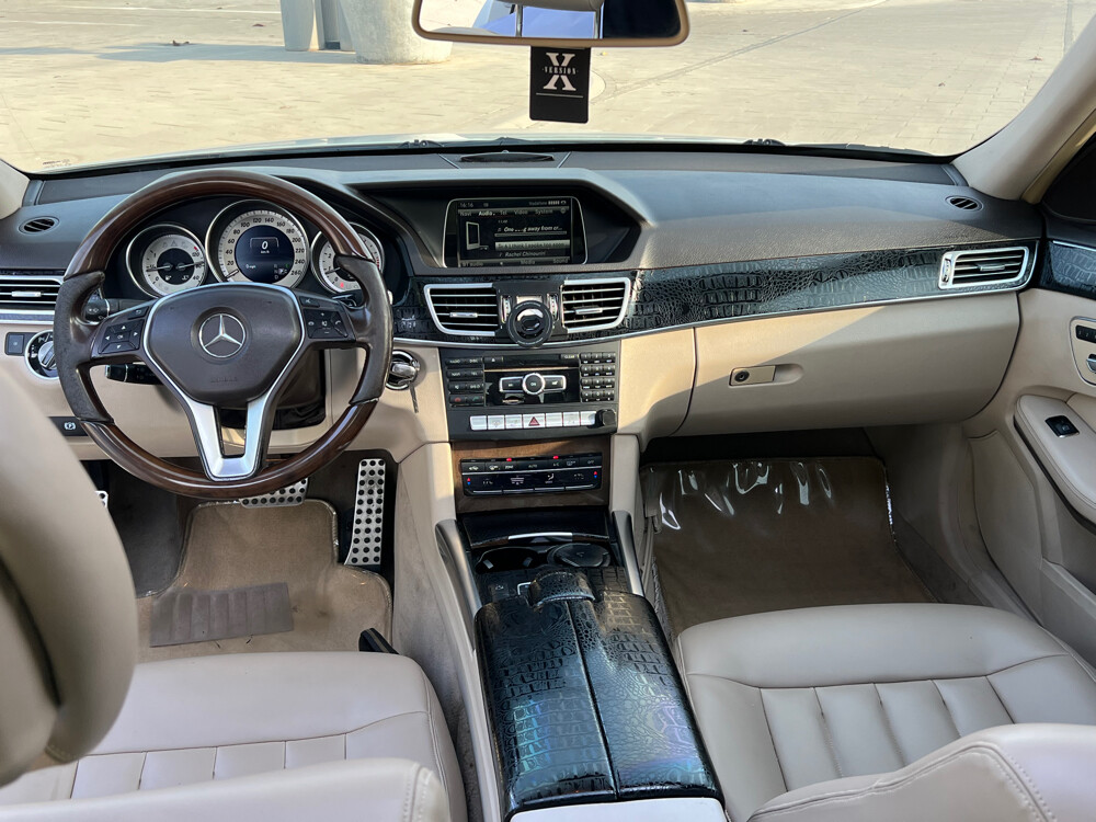 Mercedes Benz E300 - 9