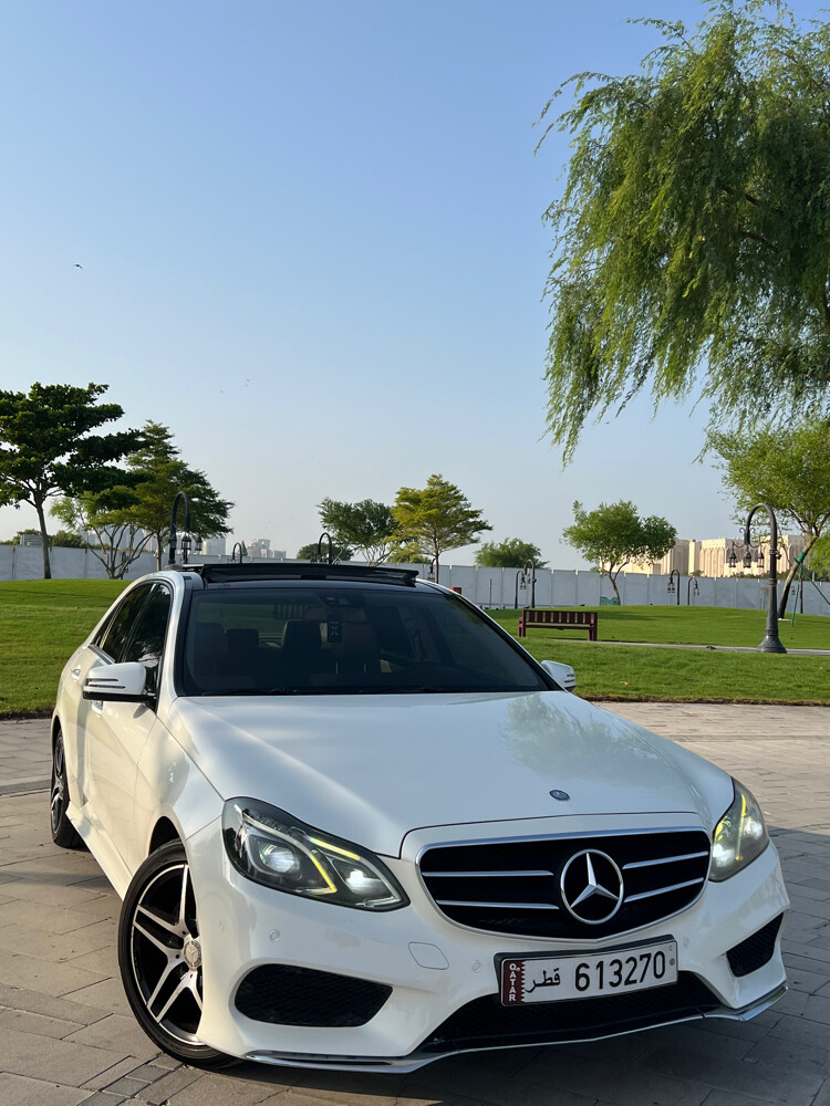 Mercedes Benz E300 - 4