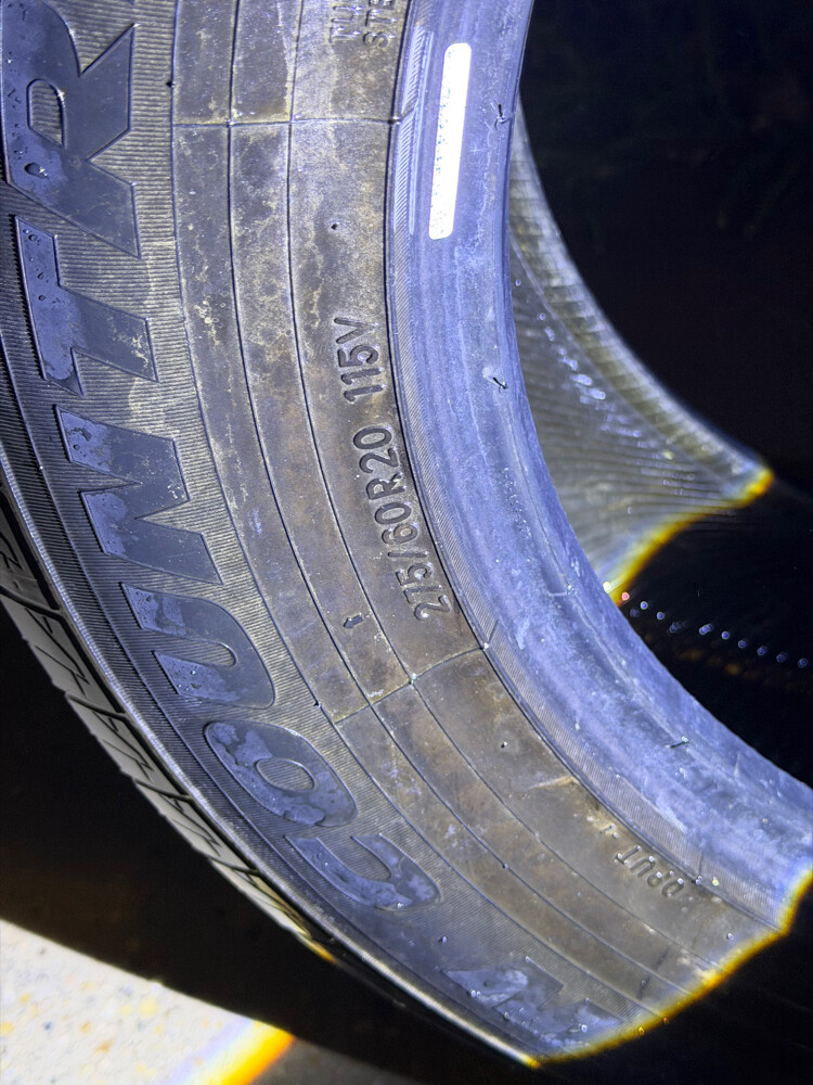 275/60R20 - 3