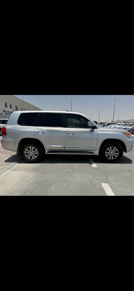 2014 Toyota Land Cruiser GXR - 2